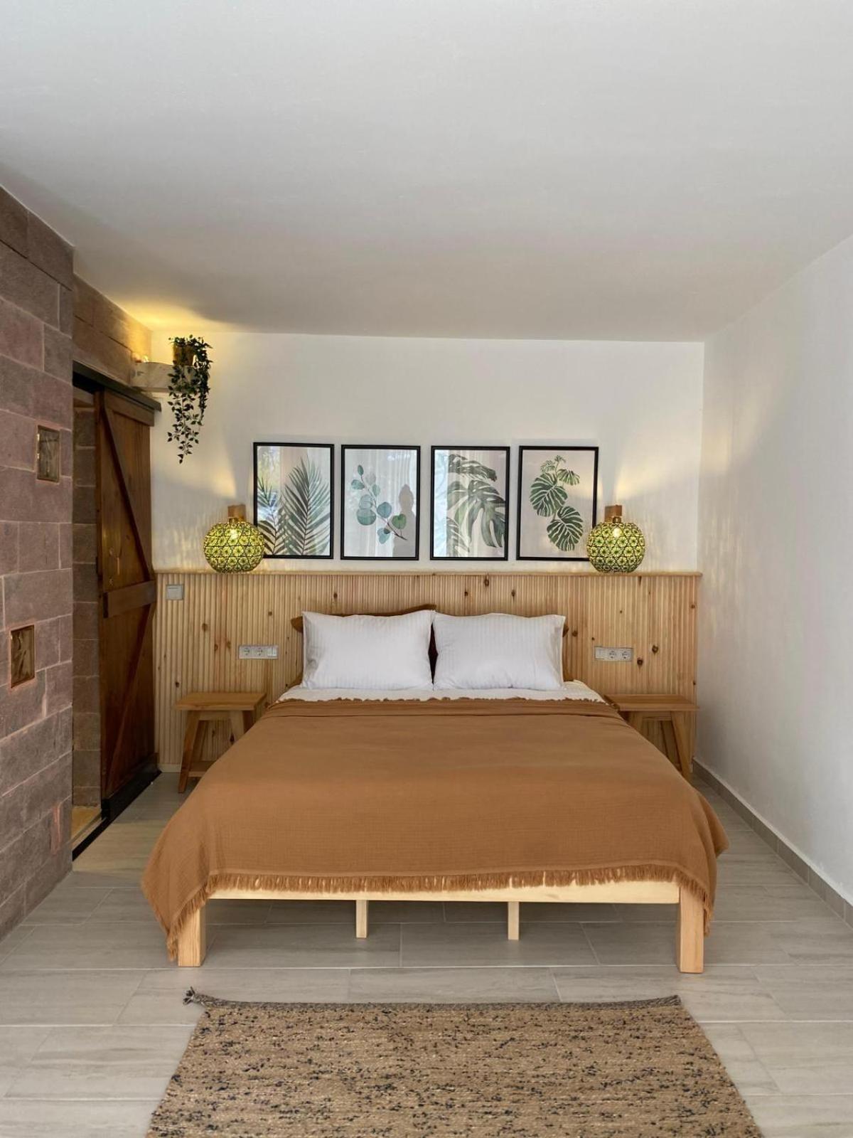 Monk Island Otel İzmir