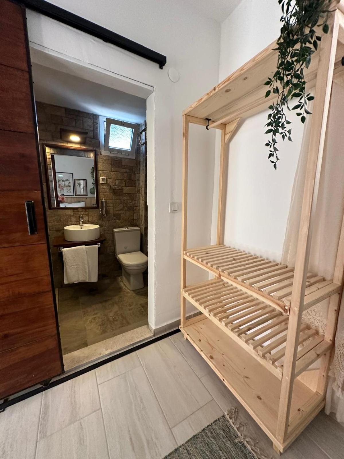 Monk Island Otel İzmir